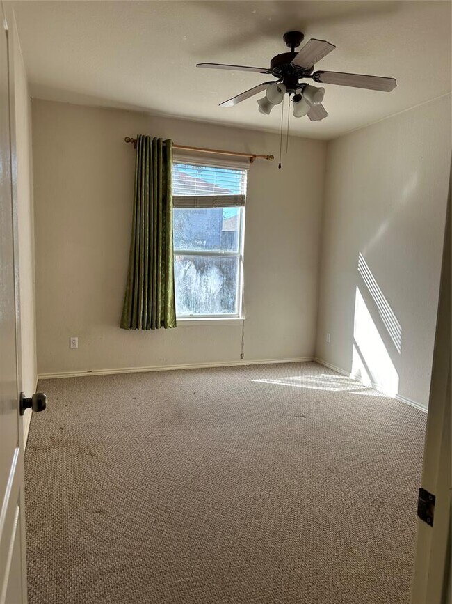 Building Photo - 3200 Peruga Ln