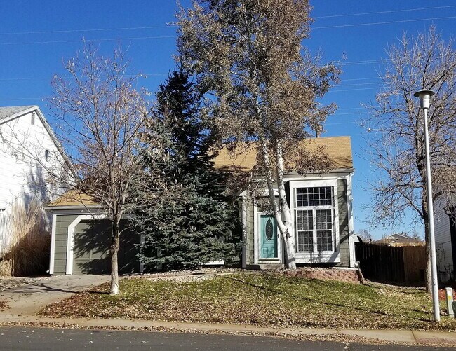 Building Photo - Charming 3-Bed, 2-Bath Home for Rent in Aurora – Backs to Open Space!