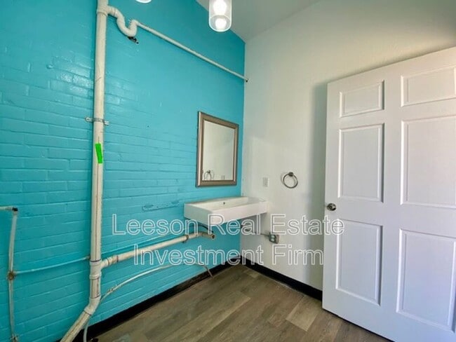 Building Photo - 218-228 North Market Street