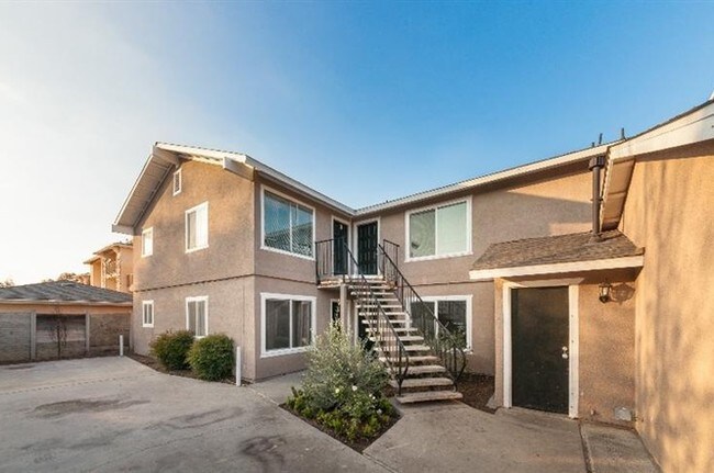 Building Photo - 758-810 S Adler Ave