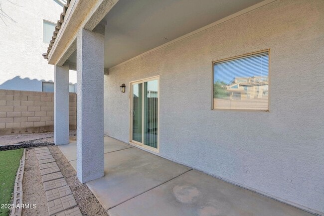 Building Photo - 1750 W Union Hills Dr