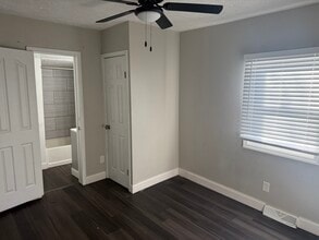 Building Photo - 120 Lakeview Blvd