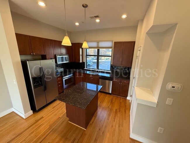 Building Photo - 809 Holly Ave NW