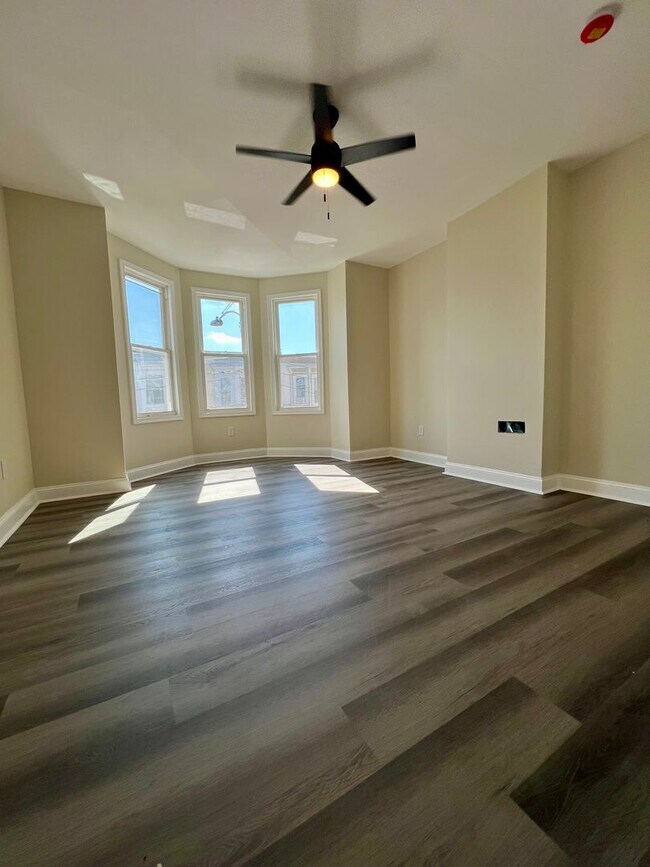 Building Photo - Newly Renovated 3-Bedroom Townhome in Cobb...