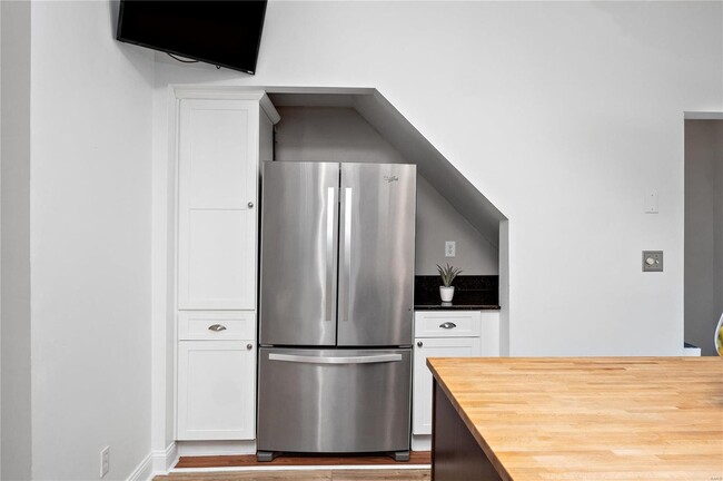 Building Photo - 5377 Reber Pl