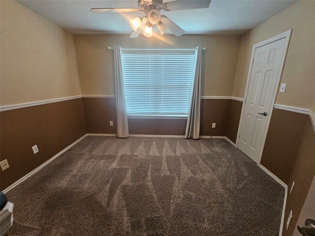 Building Photo - 3219 Victorian Manor Ln