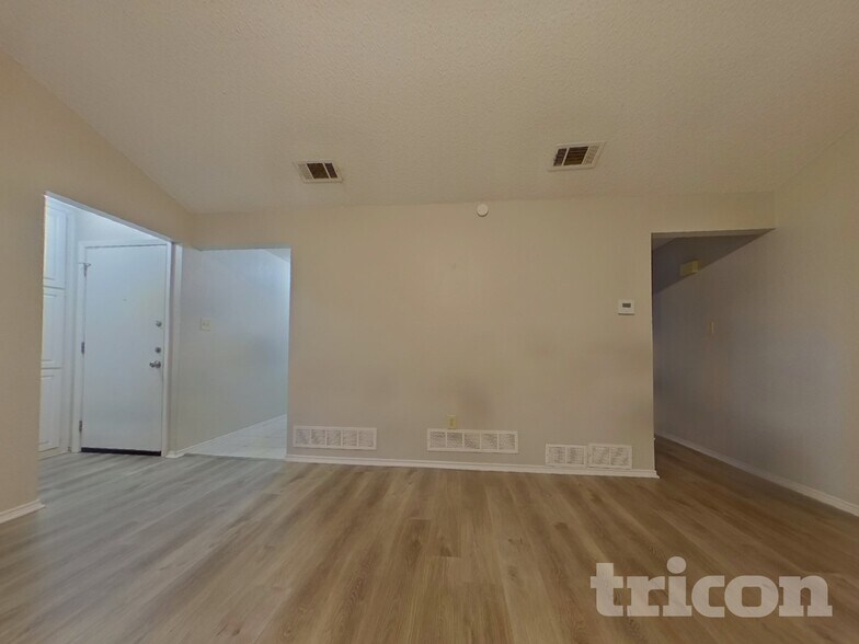 Building Photo - 5929 Birchhill Rd