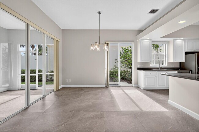 Building Photo - 8257 Rosalie Ln