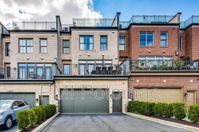 Building Photo - 10821 Symphony Park Dr