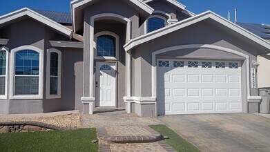 Building Photo - Charming Home