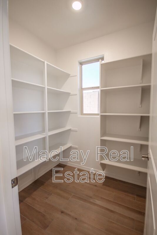 Building Photo - 21326 W Roanoke Ave