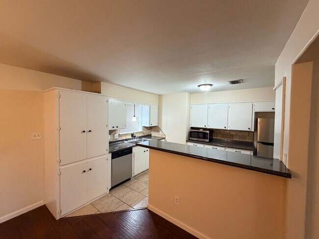 Building Photo - 1401 Bellaire Blvd