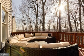 Building Photo - 10595 Blue Bell Way