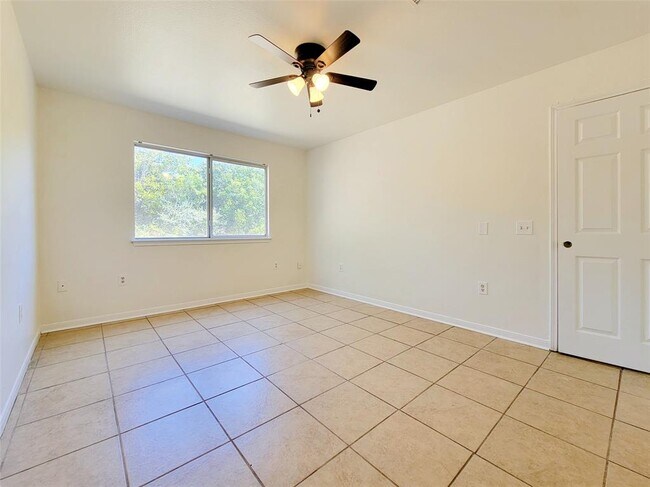 Building Photo - 7400 Muffin Dr