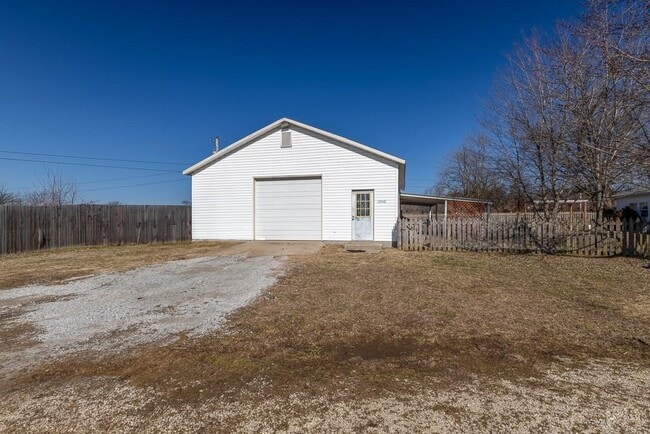 Building Photo - 12840 Ruby Rd