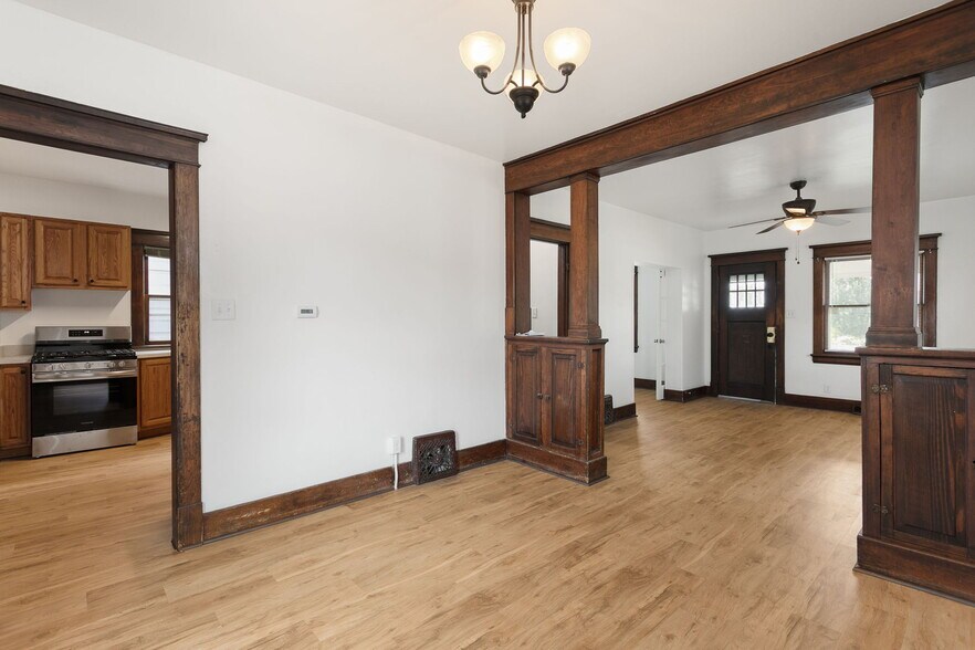 Building Photo - 230 E Mishawaka Ave