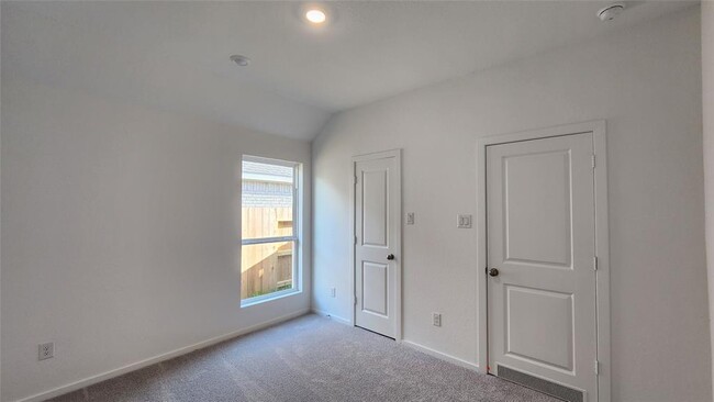 Building Photo - 6426 Seafoam Lake Dr