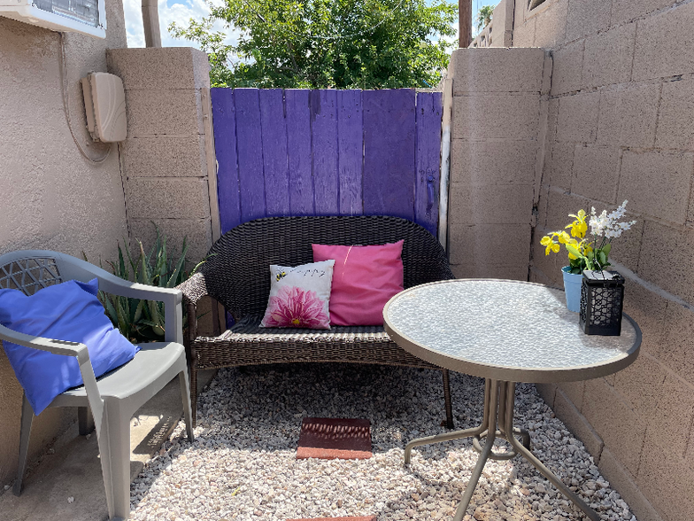 Building Photo - 5333 Longridge Ave