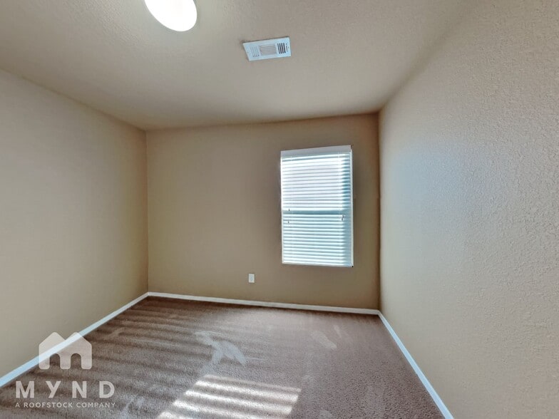 Building Photo - 7009 Pearl Vly Cv