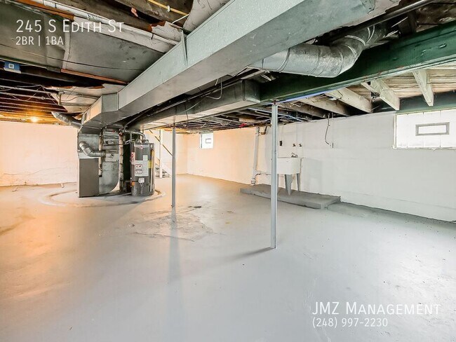 Building Photo - 245 S Edith St