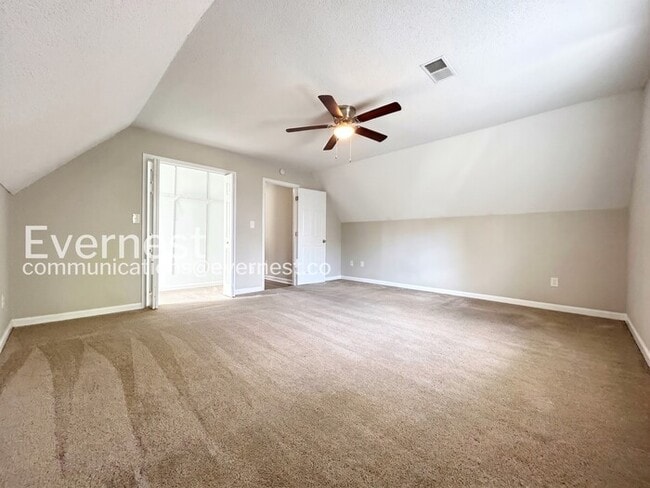 Building Photo - 321 Sadler Dr