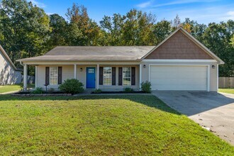 Building Photo - Home in Haskell