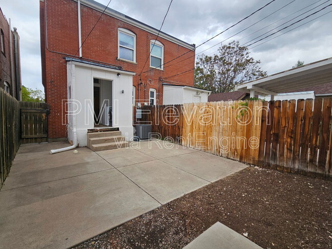 Building Photo - 2912 N York Ct