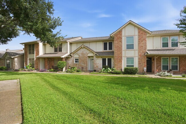 Building Photo - 66 T Huxley Ln