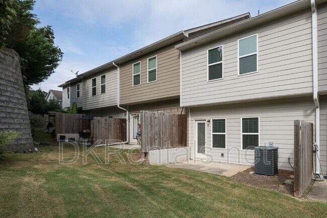 Building Photo - 3697 Acorn Dr