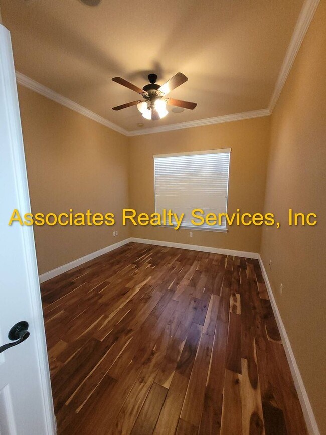 Building Photo - Modern 3BR/2BA Home with Open Concept Livi...
