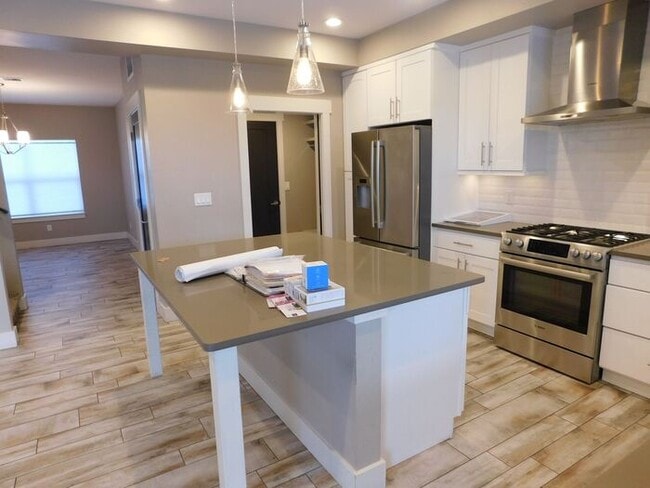 Building Photo - Spacious 5-Bedroom Home with Luxury Features & Prime Location!