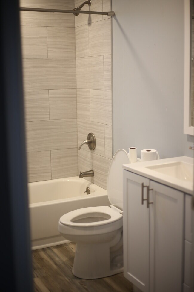 Building Photo - 347 Prestley Rd