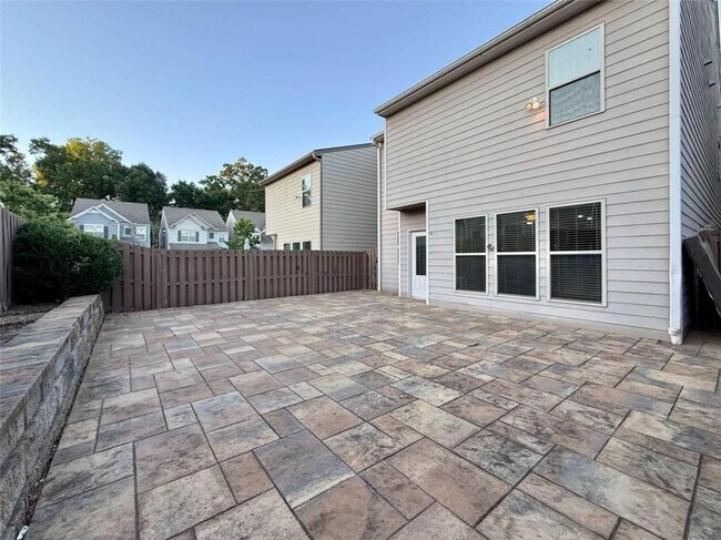 Building Photo - 5115 Breezewood Cir