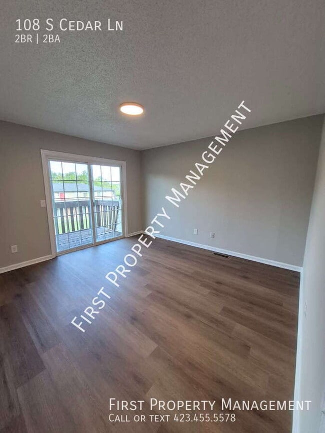 Building Photo - 108 S Cedar Ln
