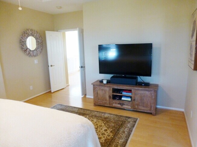 Building Photo - 7275 Surfbird Cir