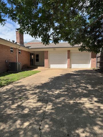 Building Photo - 700 Kindred Ln