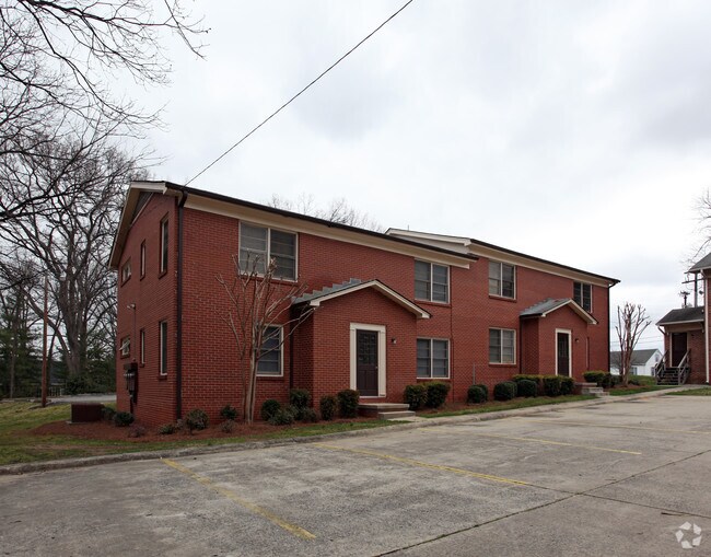 Homestead Apartments 10011005 Yanceyville St Greensboro NC 27405 Apartment Finder