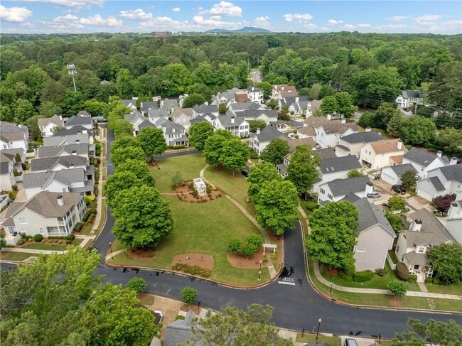 Building Photo - 726 Gardenside Cir SE