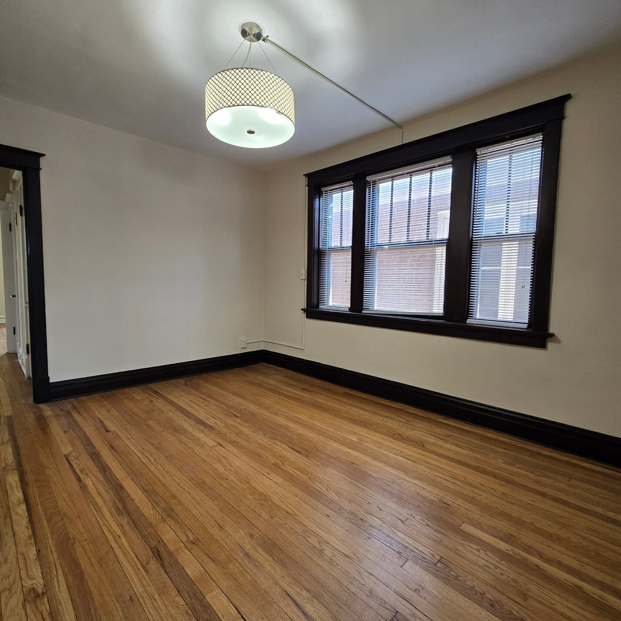 Building Photo - 5127 Goethe Ave