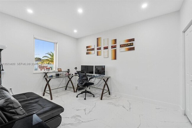 Building Photo - 13305 SW 190th Terrace