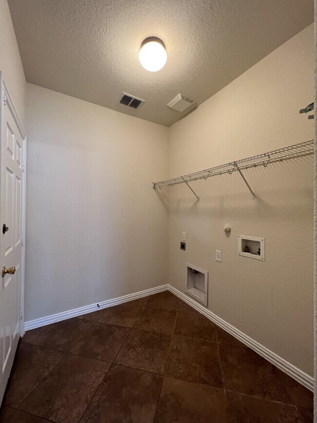 Building Photo - 25042 McBride Dr