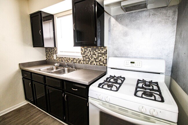 Building Photo - 2729 Christian Dr