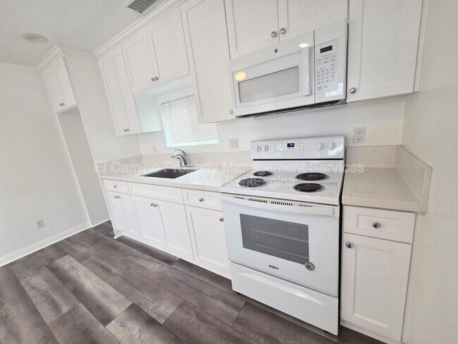 Building Photo - 8145 San Carlos Ave