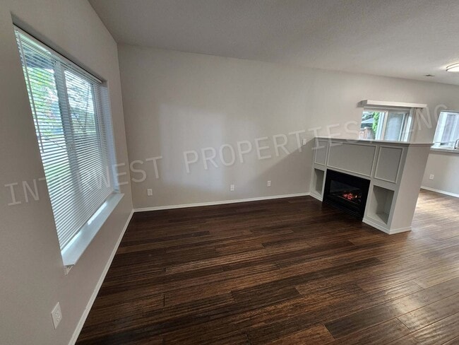 Building Photo - Super Cute 3+ Bd 2ba Ranch Style Home With...