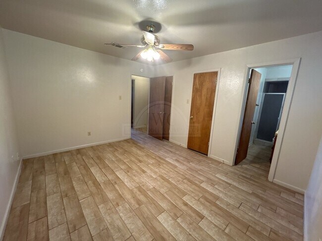 Building Photo - 2401 Mather Dr