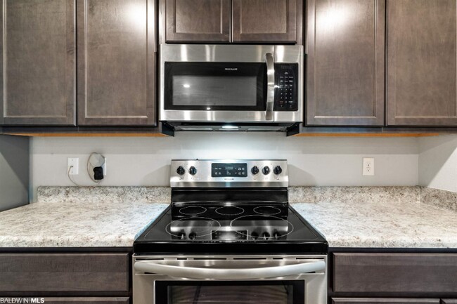 Building Photo - 7944 Pickwick Dr.