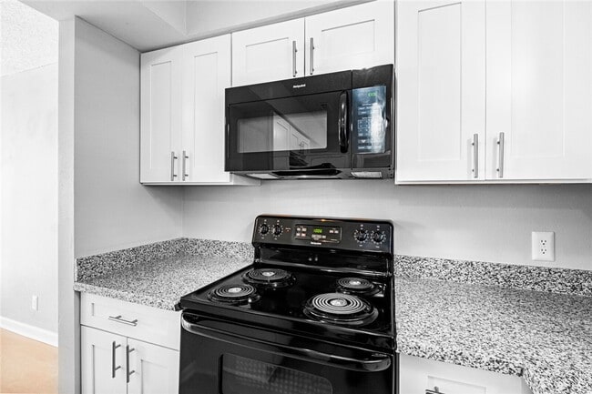 Building Photo - 1377 E Sequoyah Ct