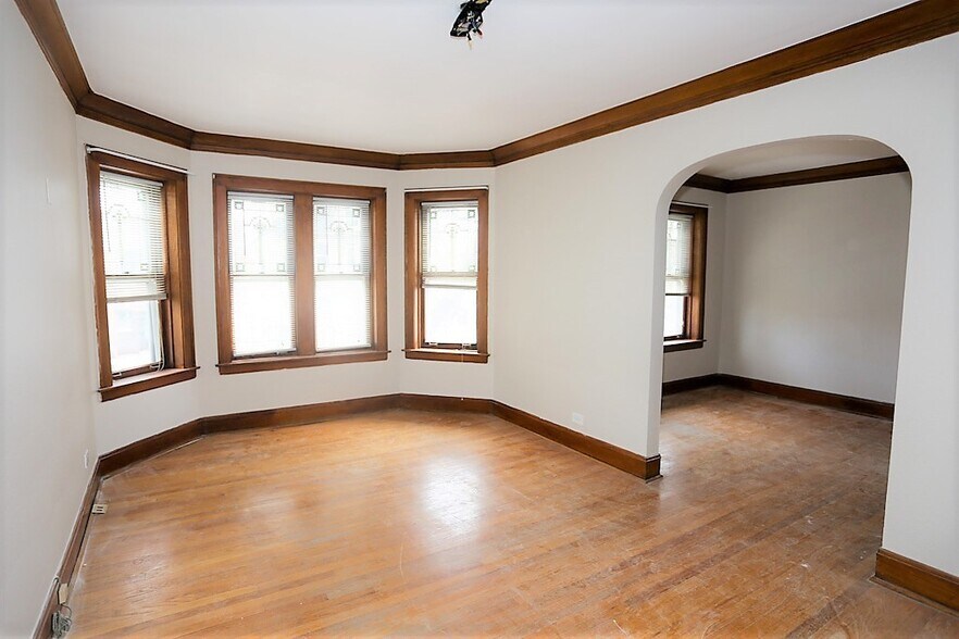 Building Photo - 3844 N Bernard St