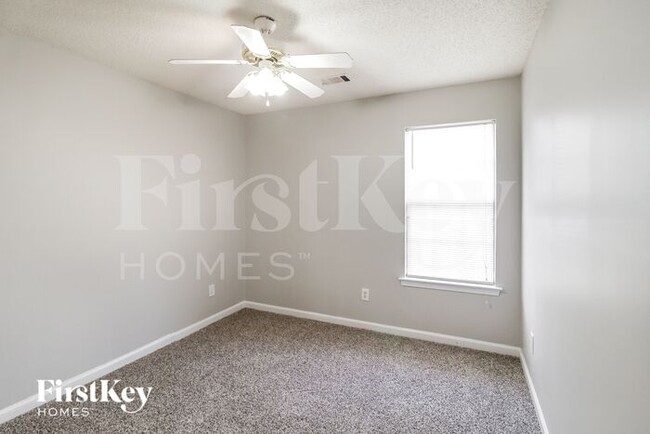 Building Photo - 164 Regency Park Dr