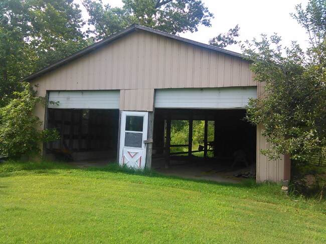 Building Photo - 8310 Middle Butler Rd